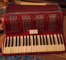  Fisarmonica vintage Victoria
