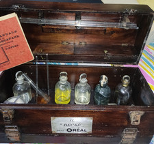 L'OREAL baule vintage il" DECAP" dell'Oreal con corredo tinture