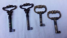 310. VECCHIE CHIAVI IN OTTONE