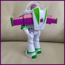 Modellino bambola robot