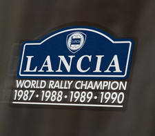 VETROFANIA SPECULARE LANCIA WORLD RALLY CHAMPION 1990 | 11,5x8 cm