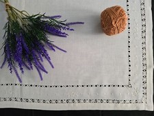 Tovaglia ricamata a mano puro