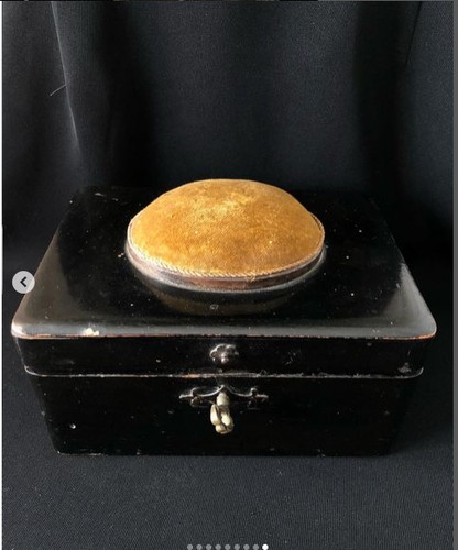Antica scatola sartoriale