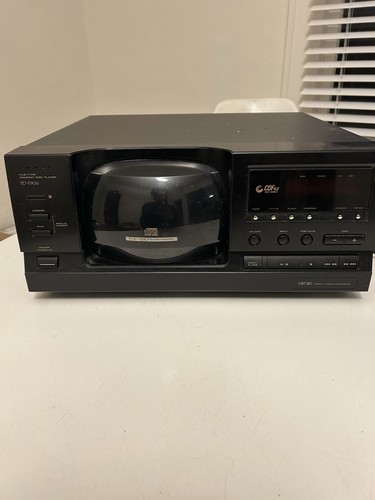 Lettore multidisco compatto