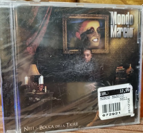 Mondo marcio nella bocca - mondo,