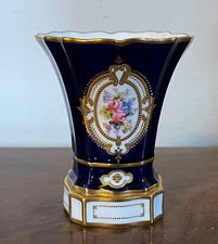 Piccolo vaso in porcellana