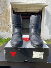 STIVALE IN PELLE DAINESE USATI POCHISSIMO NUMERO 43