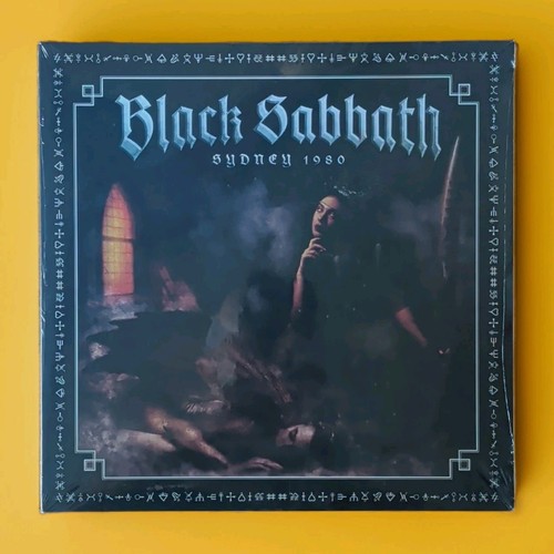 Black sabbath sydney - black,