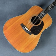 Martin D-28 Street Legend con