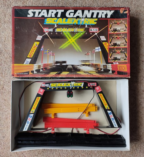 Scalextric start gantry 209 - gantry, c.209