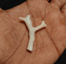 Pietra preziosa ramo di