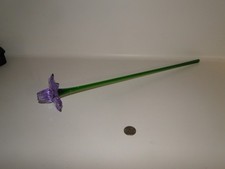 Fiore viola con gambo lungo
