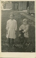 Carino Bambini Con Giocattolo