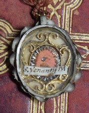 relic reliquary reliquia