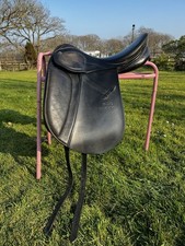 Sella nera Stubben Scandica DL Dressage 17,5” buone condizioni 