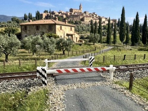 Train passaggio livello - lk,