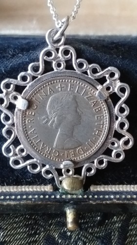 Antico ciondolo moneta - , regina