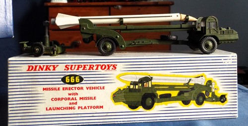 Dinky toys 666 - 666, erettore