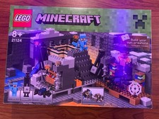 Lego set 21124 Minecraft