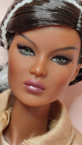 Fashion royalty nuface ayumi - royalty,
