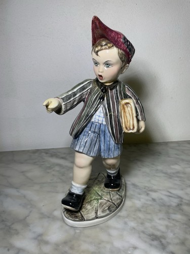 Tripi statuina - tripi, in