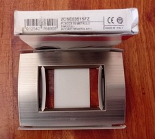 ABB - Serie Elos 2CSE0351SFZ Placca in metallo 3 moduli - Acciaio Spazzolato