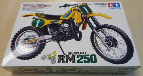 Tamiya 14013 suzuki rm250 - suzuki,
