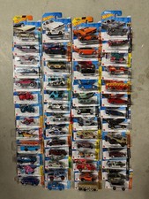 HOT WHEELS SCALA 1/64 - SCEGLI