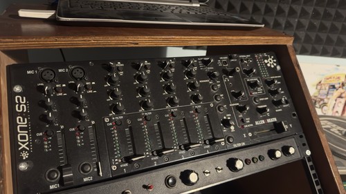 Allen heath xone - &, –