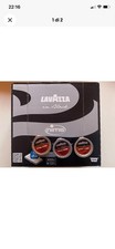 capsule lavazza in black