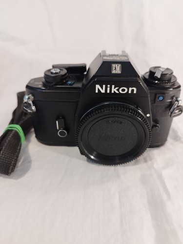 Nikon piccola e robusta - nikon,