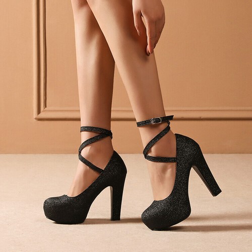 Nuove scarpe con tacco - con, a