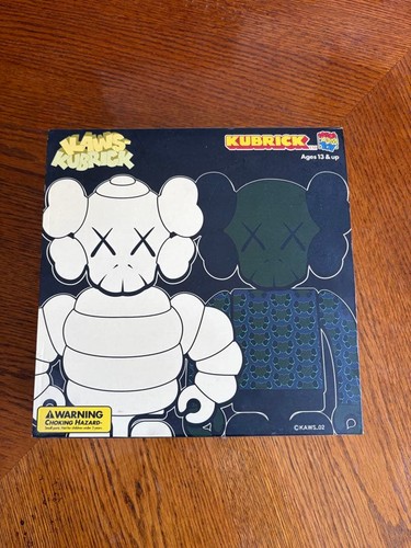 Kaws kubrick set figurine - kaws,
