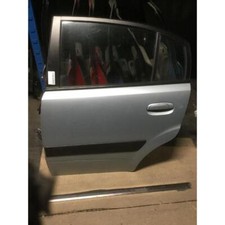PORTA POST. SX PER KIA RIO (05-11) 1.5 16V CRDI (81KW) BER. 5P/D/1493CC. 2005