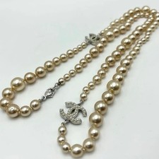 Collana lunga CHANEL con perle