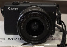 CANON EOS M200 con zoom lens EF-M 15-45mm