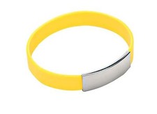 BRACCIALE IN SILICONE GIALLO con PIASTRINA ACCIAIO personalizzato con INCISIONE