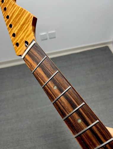 Manico chitarra elettrica - , in
