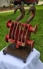 Antico blocco puleggia metallo