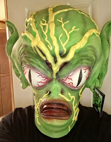Saucer man mask - man,
