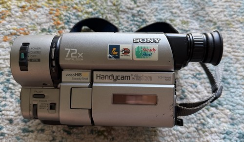 Sony ccd trv65 handycam - sony, ccd-trv65