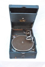 Vintage His Master's Voice  Portable Gramophone Grammofono La Voce del Padrone