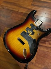 Corpo Stratocaster Fender Deluxe Player Strat 3 toni Sunburst 3 libbre 13 Swamp Ash