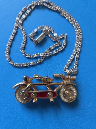 Collana con ciondolo