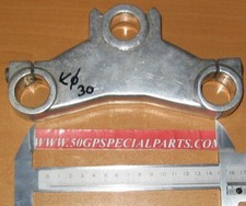 FORKS PIASTRA INFERIORE FORCELLA X STELLI FORI D.30mm MARZOCCHI-PAIOLI-CERIANI ?