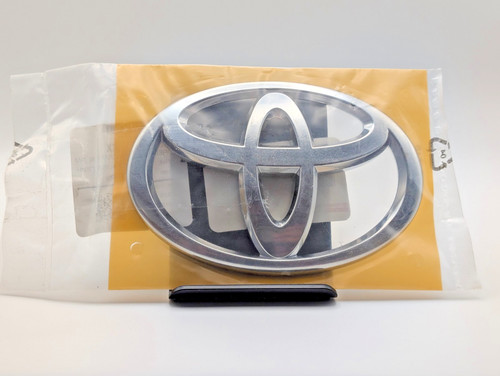 Toyota yaris logo posteriore - yaris,