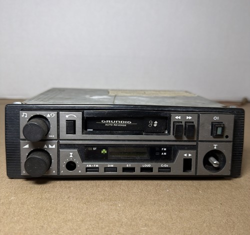 Grundig gcp 8240 nel cruscotto - grundig, gcp-8240