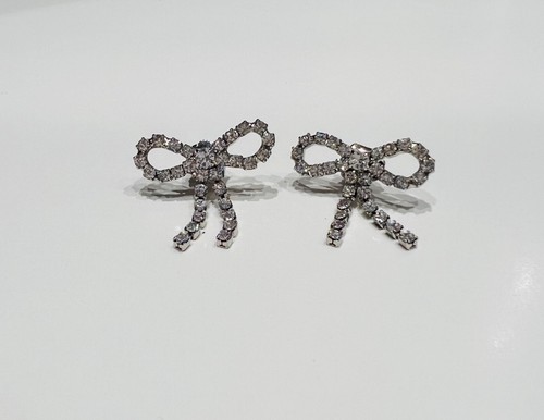 Orecchini fiocchetto strass - in,