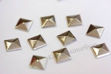 Borchie piramide Termoadesivi hotfix 8mm in ottone oro/argento quantita' scelta