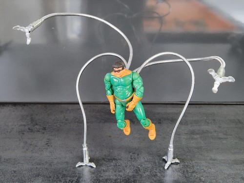 Marvel legends doc ock - legends, con